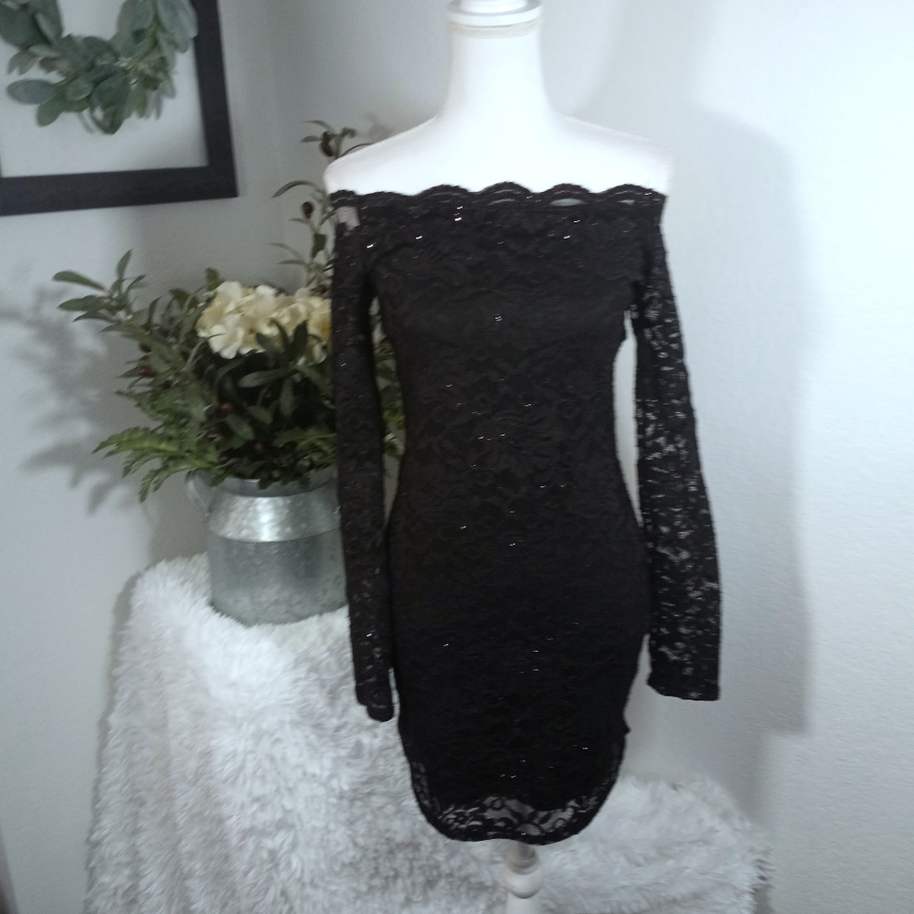 Donating end of July! WINDSOR OFF-THE-SHOULDER LACE BLACK GLITTER DRESS
